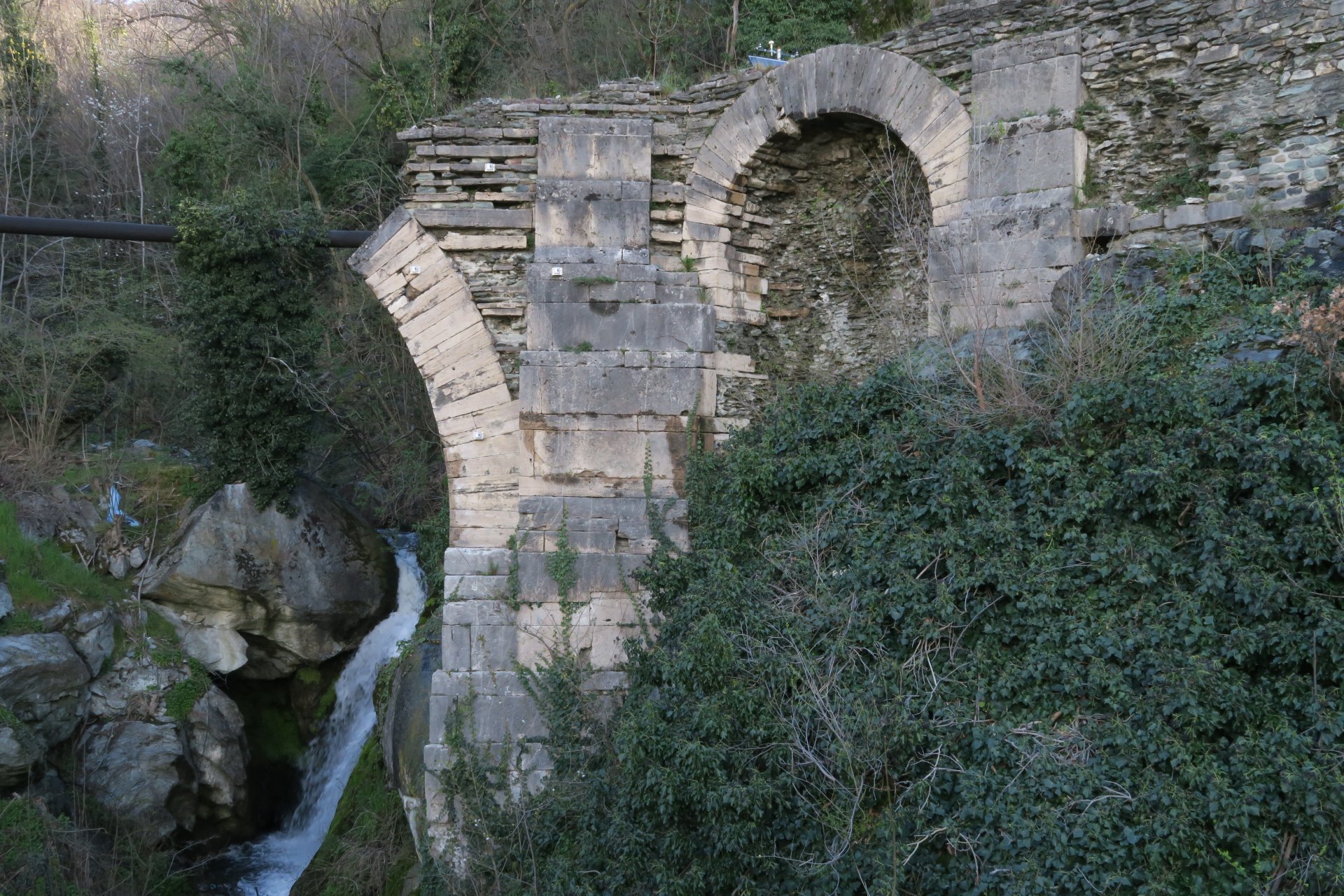 I resti del ponte romano